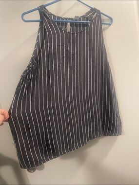 WOMENS OLD NAVY XL TANK TOP NAVY  BLUE WITH WHITE STRIPES